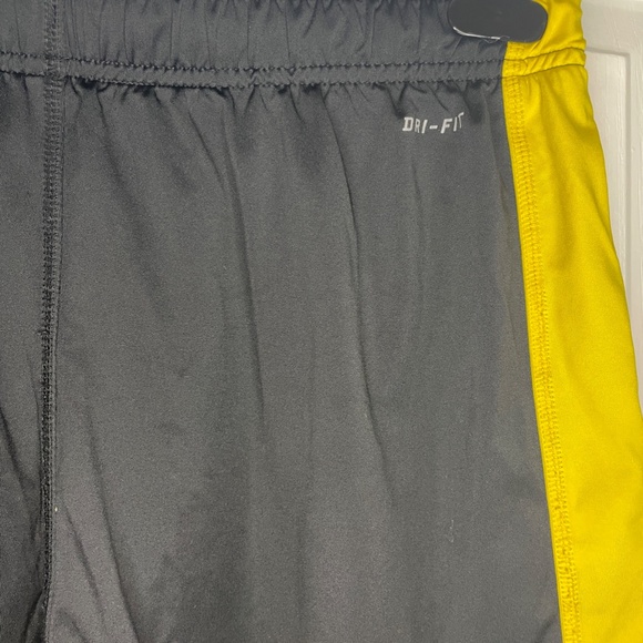 Nike Livestrong Athletic Shorts - Picture 5 of 6